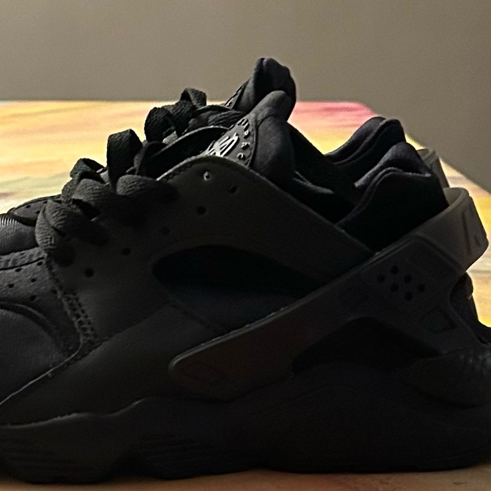 Nike Air Huarache Casual Shoes - Picture 12 of 14